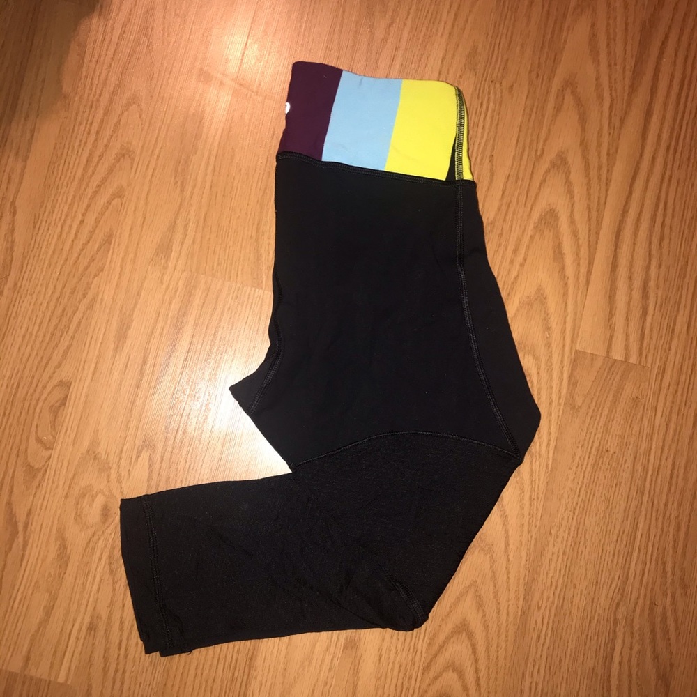LuluLemon black cropped leggings with stripes
